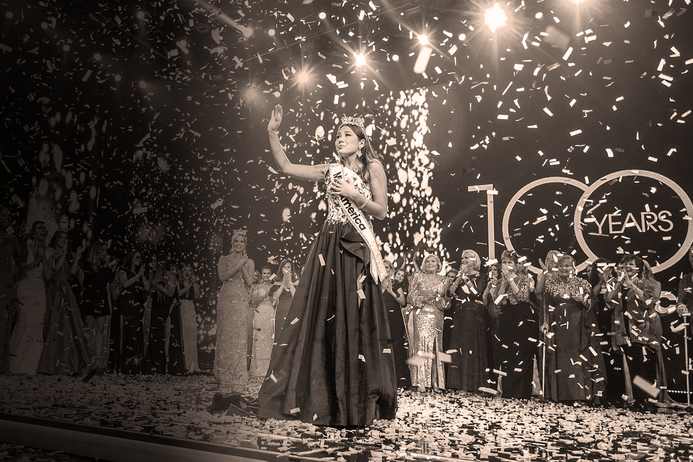 Miss America 2022 Emma Broyles Crowning moment with confetti streaming down upon her